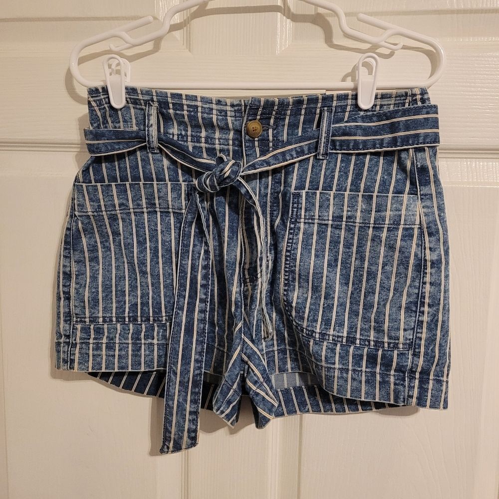 NWT American eagle belted striped shorts